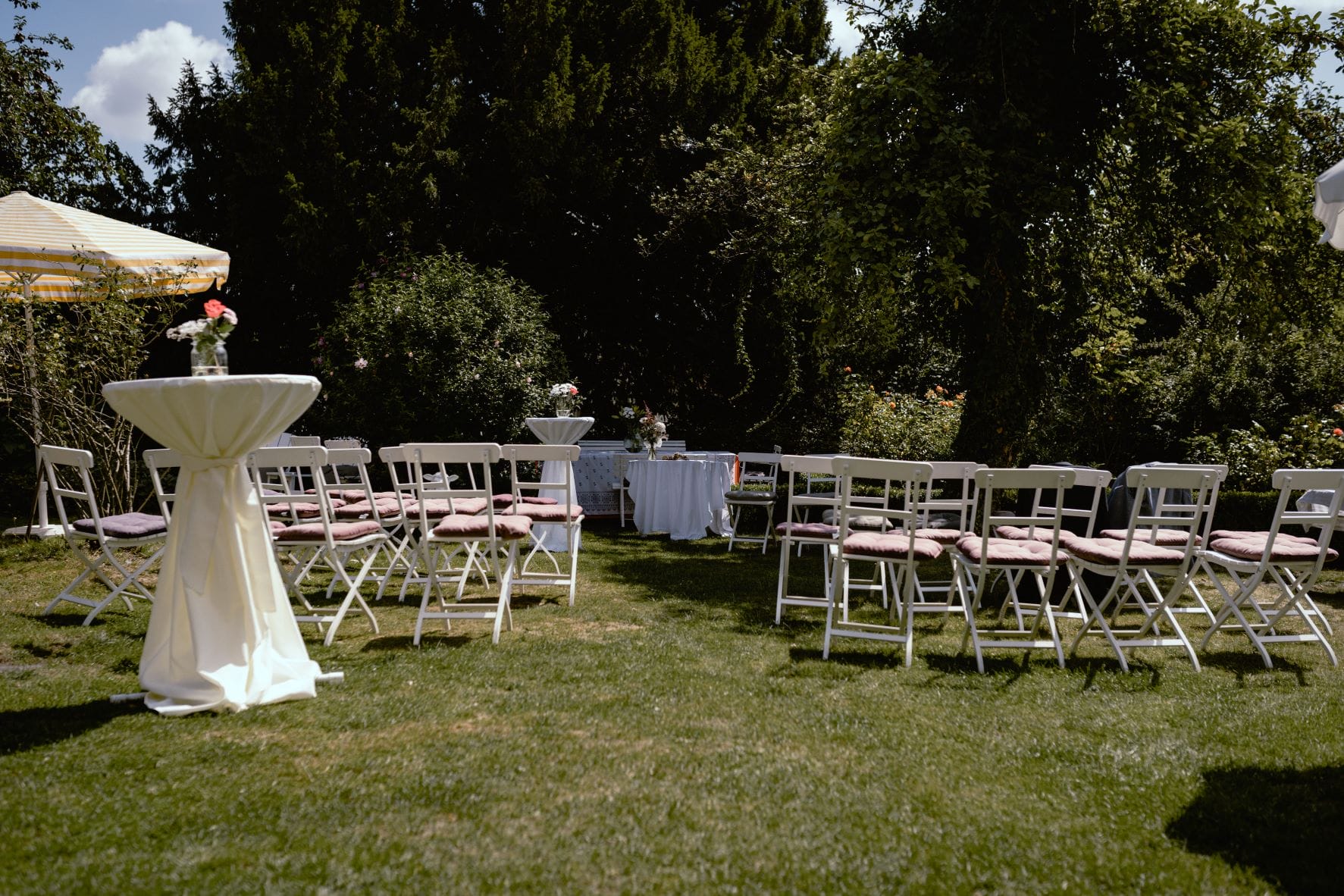 Mikro Wedding: Freie Trauung im kleinen Kreis bei eurer Mikro-Hochzeit