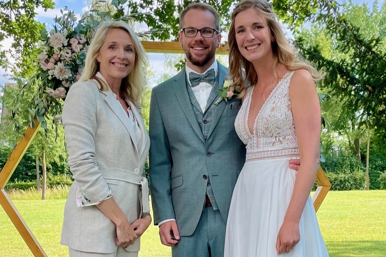 wundervolle Sommerhochzeit im Park