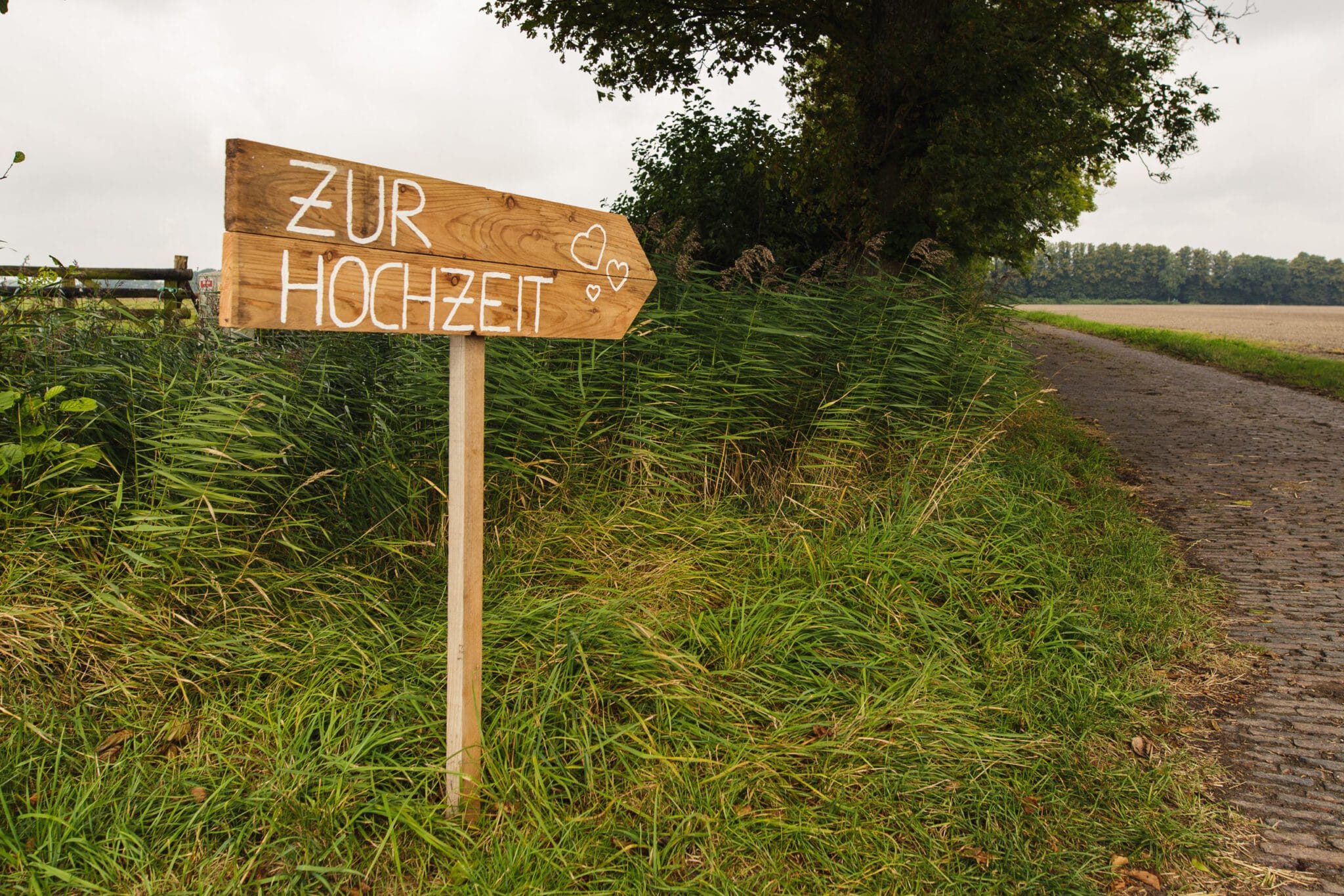 wunderschöne Landhocheit mit Trauung im Gutspark