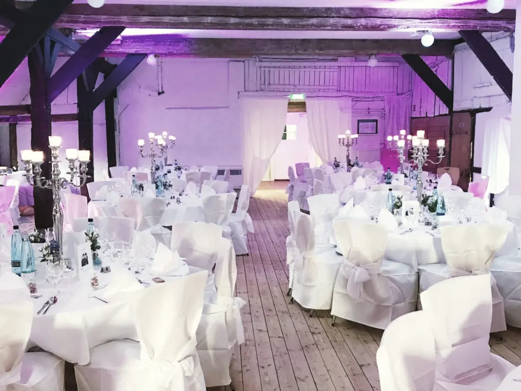 Schloss und Pferdestall  Agathenburg genialer Ambiente-Wechsel vor Ort